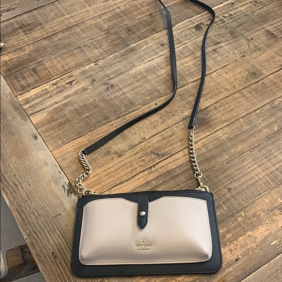 kate spade Handbags - KATE SPADE BAG PERFECT CONDITION
